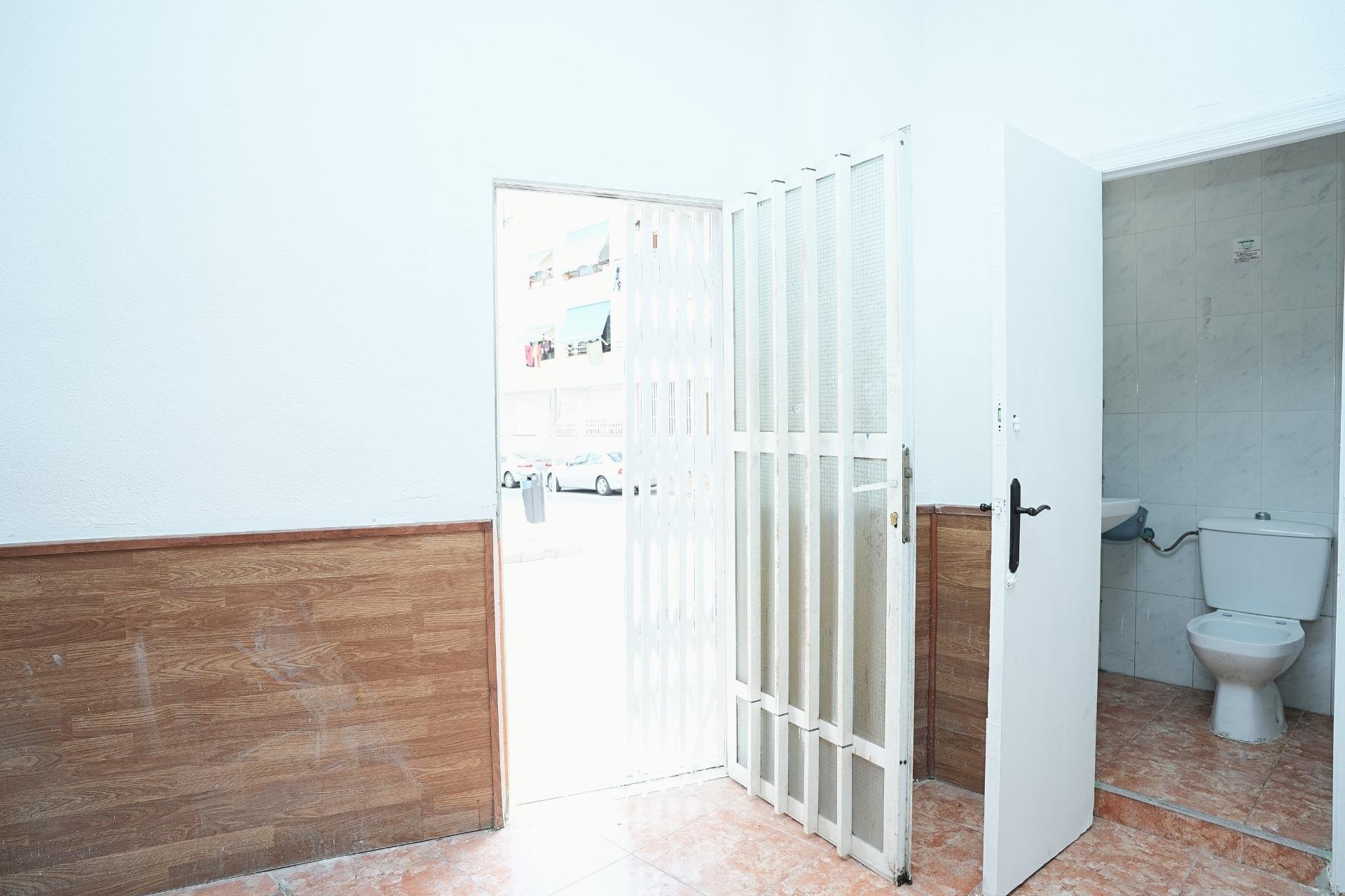 Komerciāls īpašums Torrevieja, Alicante, Spānijā 3 istabas, 107 m2 Nr. 194877