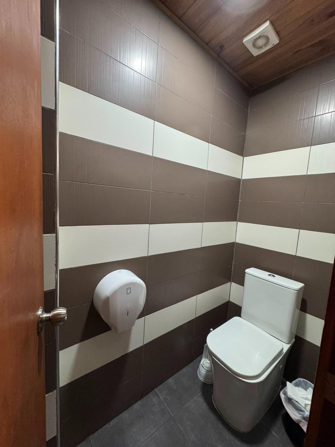 Propiedad comercial en Torrevieja, Alicante, España 145 m2 No. 179301