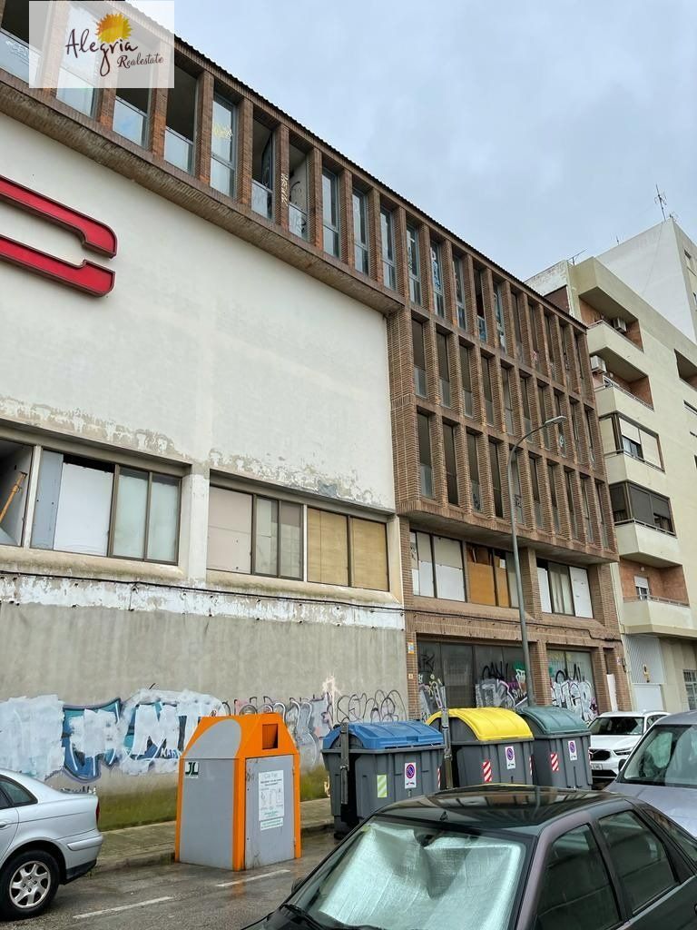 Liikekiinteistö Gandia, Valencia, Espanja 23 makuuhuonetta, 4148 m2 No. 168711