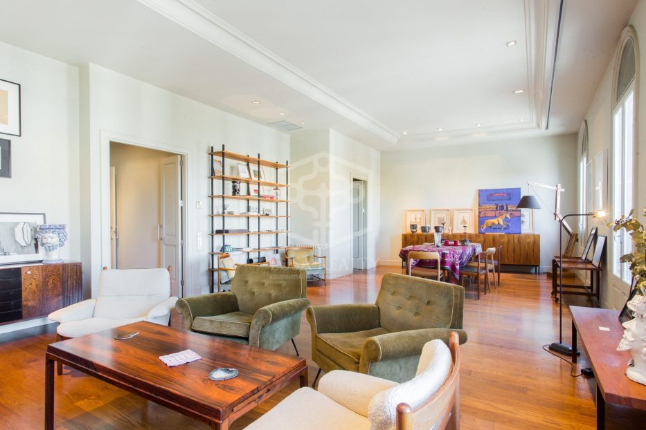 Huoneisto Barcelona, Espanja 4 makuuhuonetta, 210 m2 No. 173814