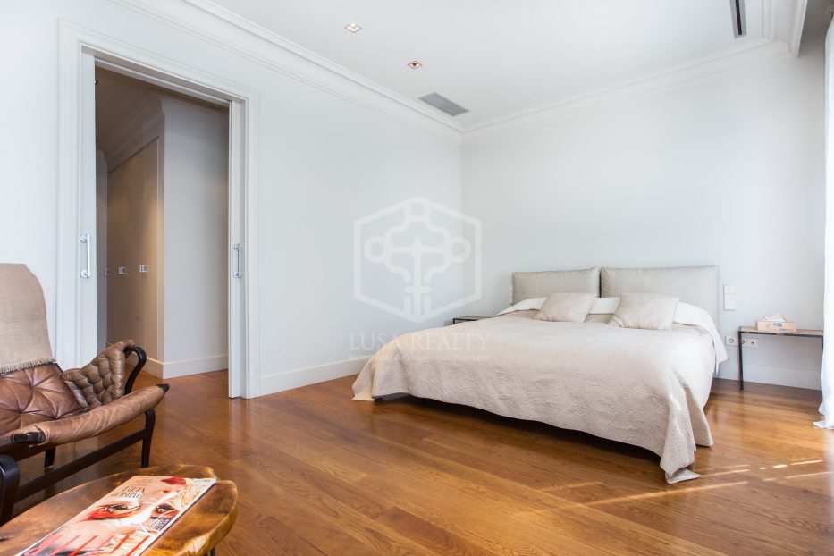 Huoneisto Barcelona, Espanja 4 makuuhuonetta, 210 m2 No. 173814