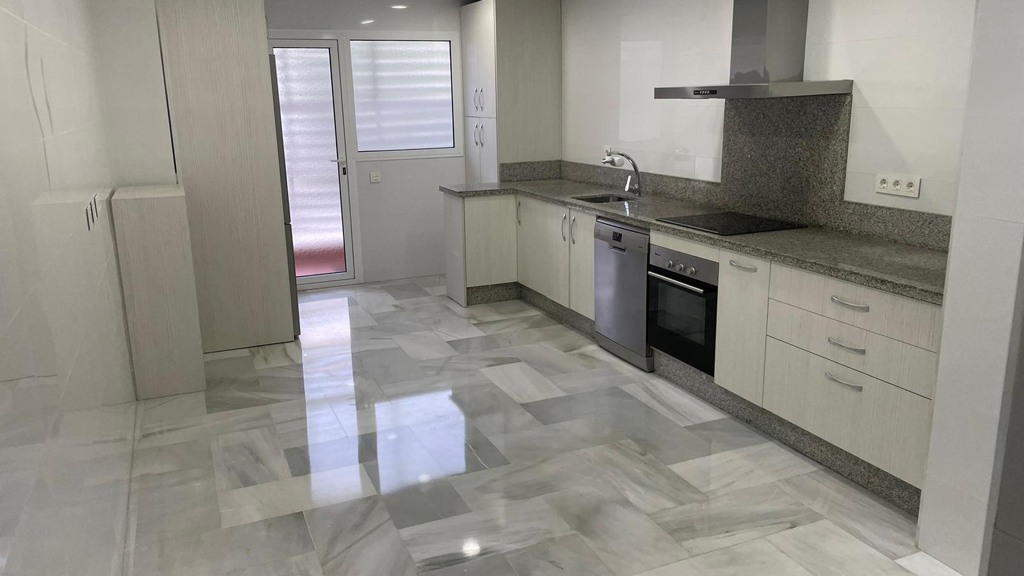 Apartamento en Málaga, España 5 dormitorios, 225 m2 No. 107119
