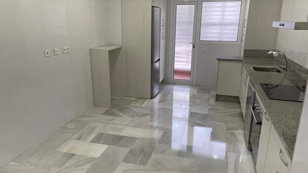 Apartamento en Málaga, España 5 dormitorios, 225 m2 No. 107119