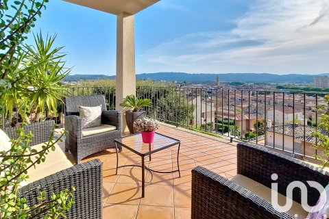 Talo La Bisbal D'emporda, Girona, Espanja 3 makuuhuonetta, 269 m2 No. 153195