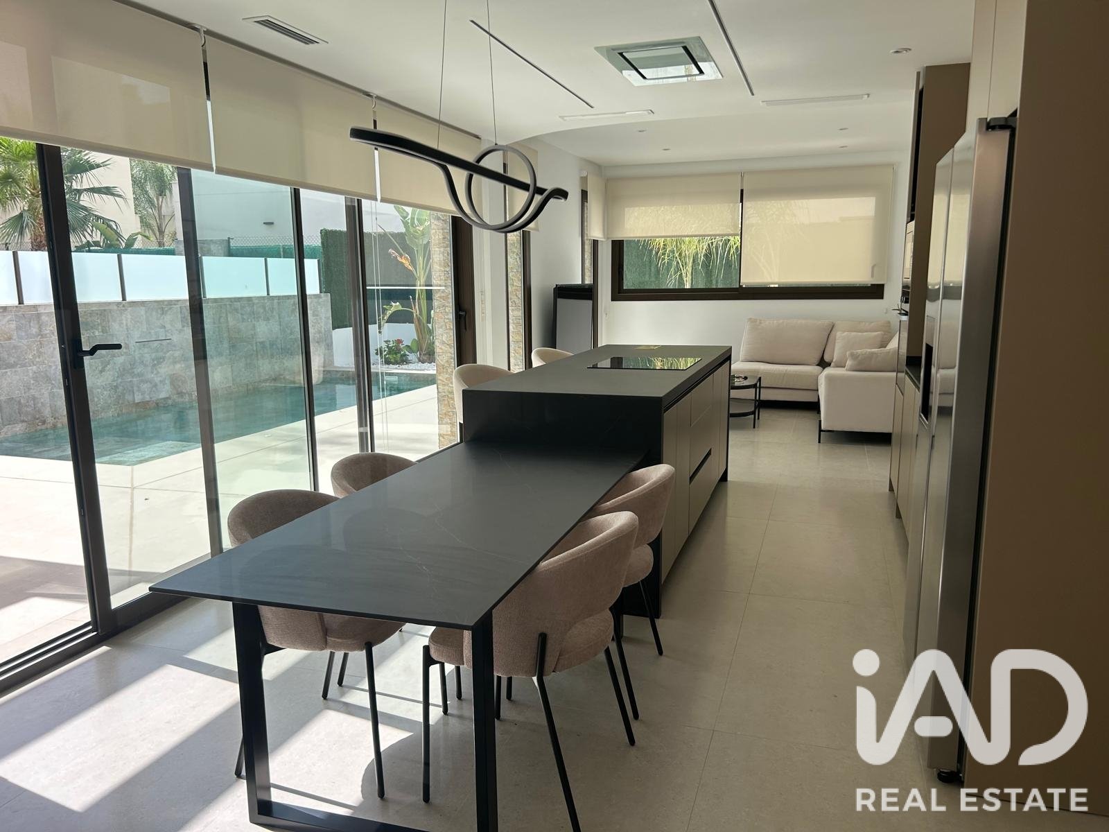 Townhouse in Almoradi, Alicante, Spain 3 bedrooms, 140 sq.m. No. 187911