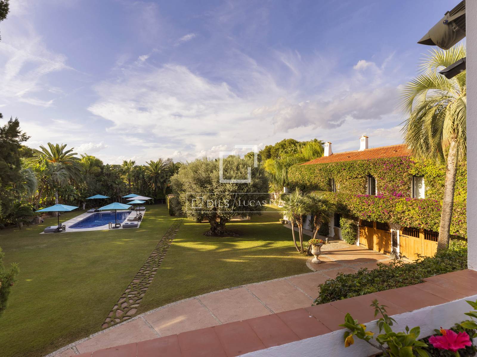Villa i Sitges, Barcelona, Spanien 8 sovrum, 1200 kvm. Nr. 150426