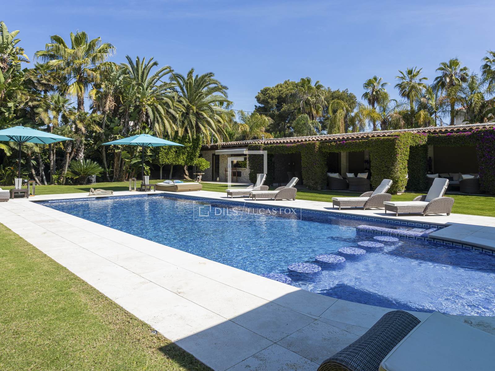 Villa i Sitges, Barcelona, Spanien 8 sovrum, 1200 kvm. Nr. 150426