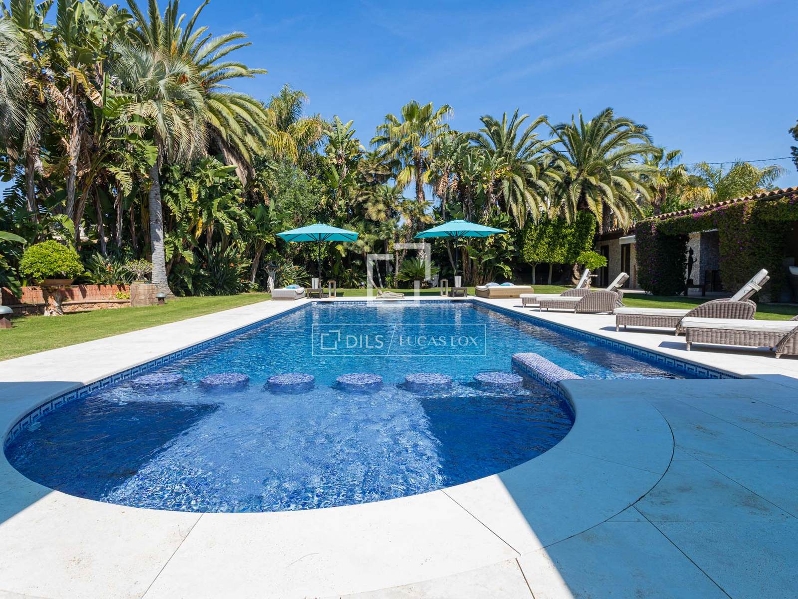 Villa i Sitges, Barcelona, Spanien 8 sovrum, 1200 kvm. Nr. 150426