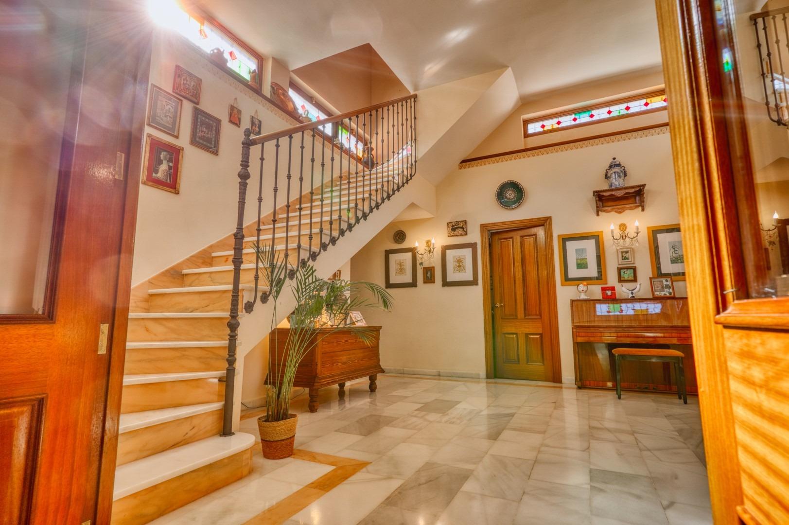 Villa a Torrevieja, Alicante, Spagna 4 camere da letto, 386 mq. N° 137641