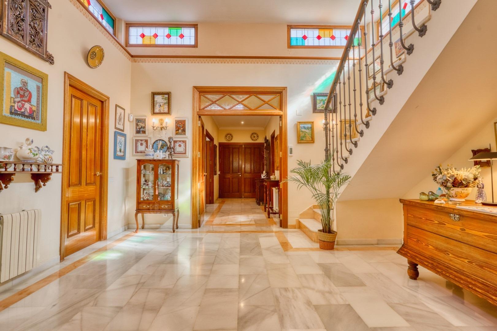 Villa a Torrevieja, Alicante, Spagna 4 camere da letto, 386 mq. N° 137641