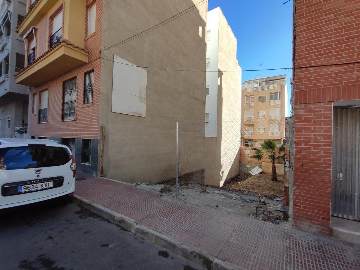 Terreno a Guardamar del Segura, Alicante, Spagna N° 183798