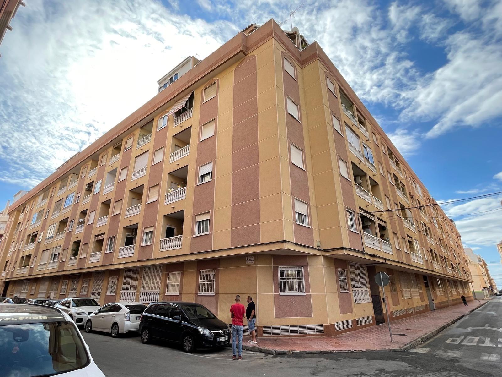 Appartamento a Torrevieja, Alicante, Spagna 2 camere da letto, 56 mq. N° 182870