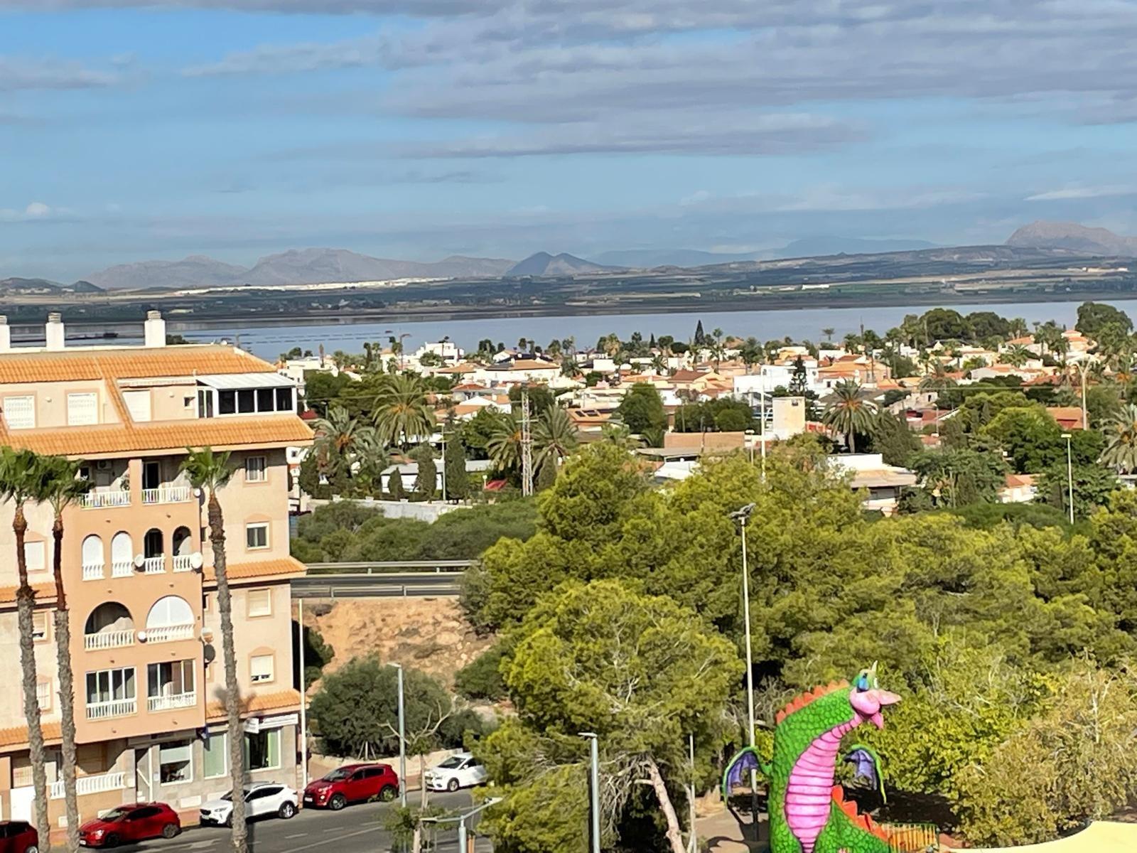 Appartamento a Torrevieja, Alicante, Spagna 2 camere da letto, 56 mq. N° 182870