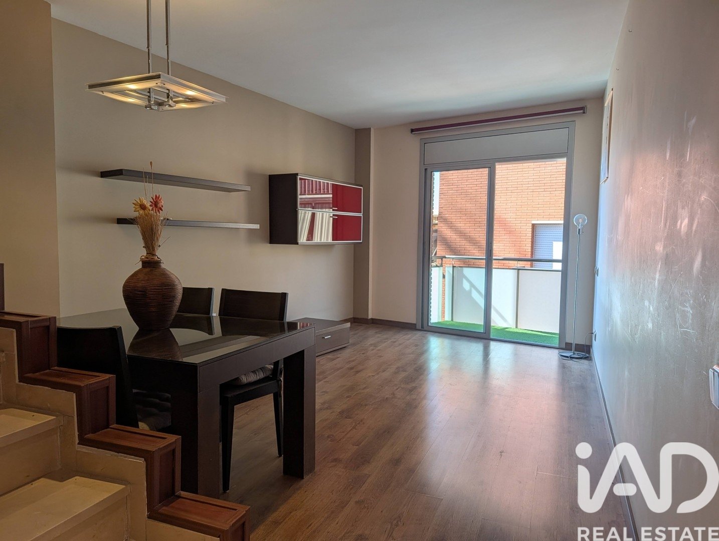 Tvåvåningslägenhet i Gava, Barcelona, Spanien 3 sovrum, 99 kvm. Nr. 172680