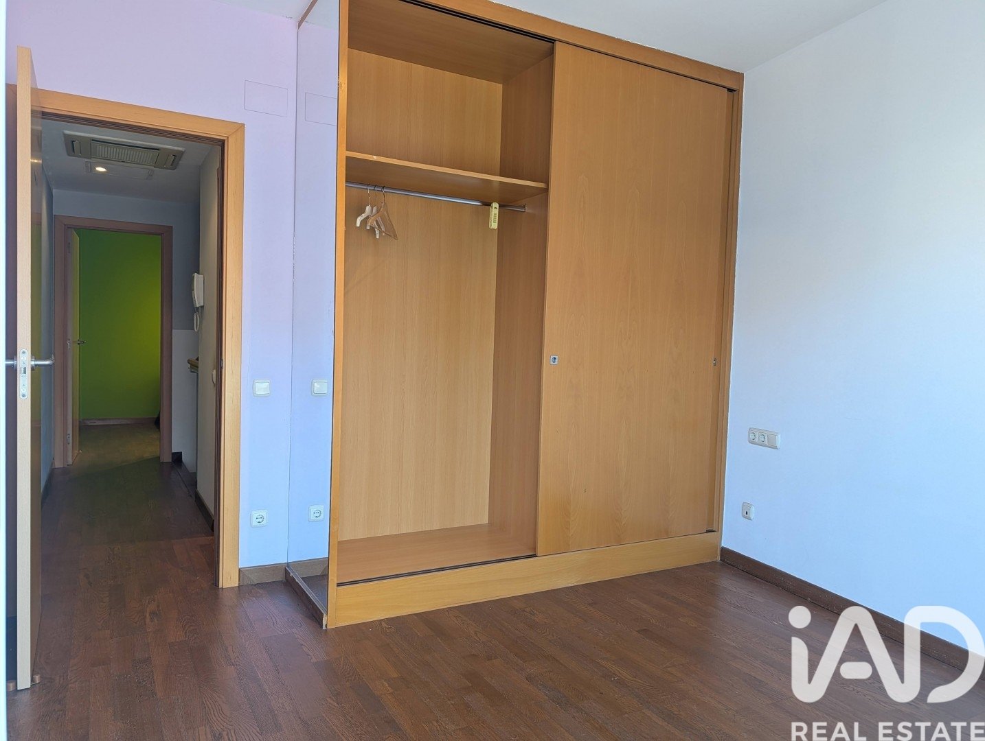Tvåvåningslägenhet i Gava, Barcelona, Spanien 3 sovrum, 99 kvm. Nr. 172680