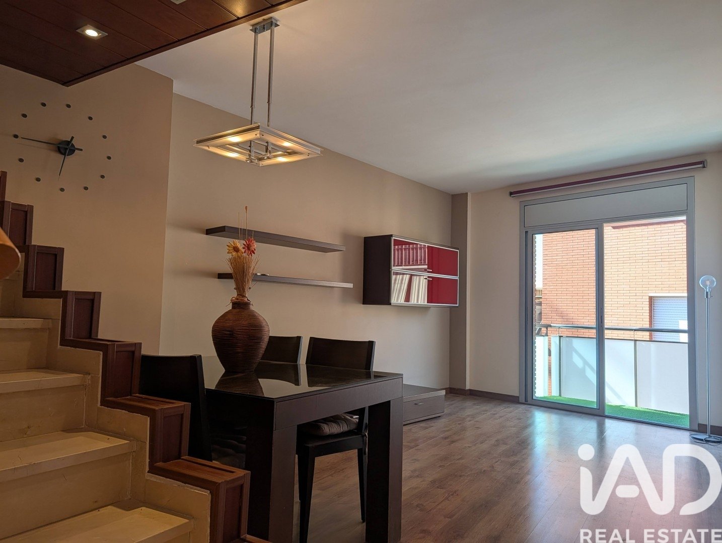 Tvåvåningslägenhet i Gava, Barcelona, Spanien 3 sovrum, 99 kvm. Nr. 172680