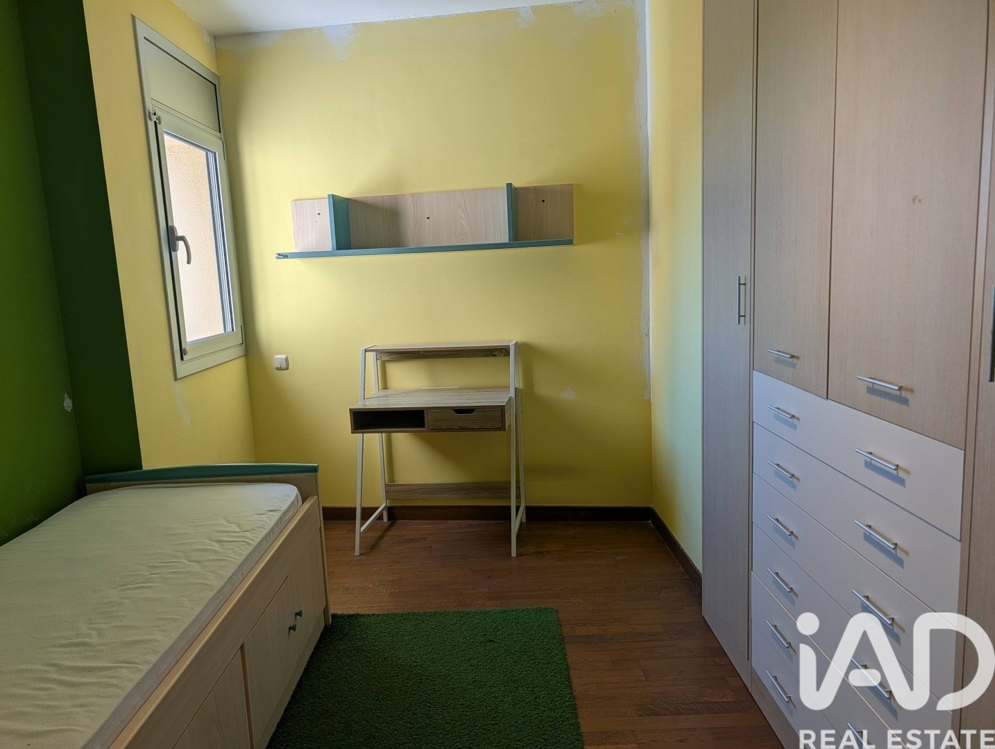Tvåvåningslägenhet i Gava, Barcelona, Spanien 3 sovrum, 99 kvm. Nr. 172680