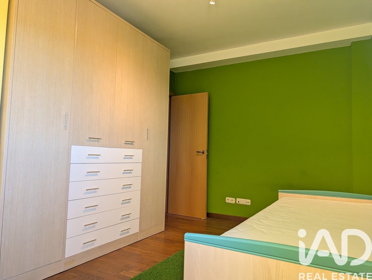 Tvåvåningslägenhet i Gava, Barcelona, Spanien 3 sovrum, 99 kvm. Nr. 172680