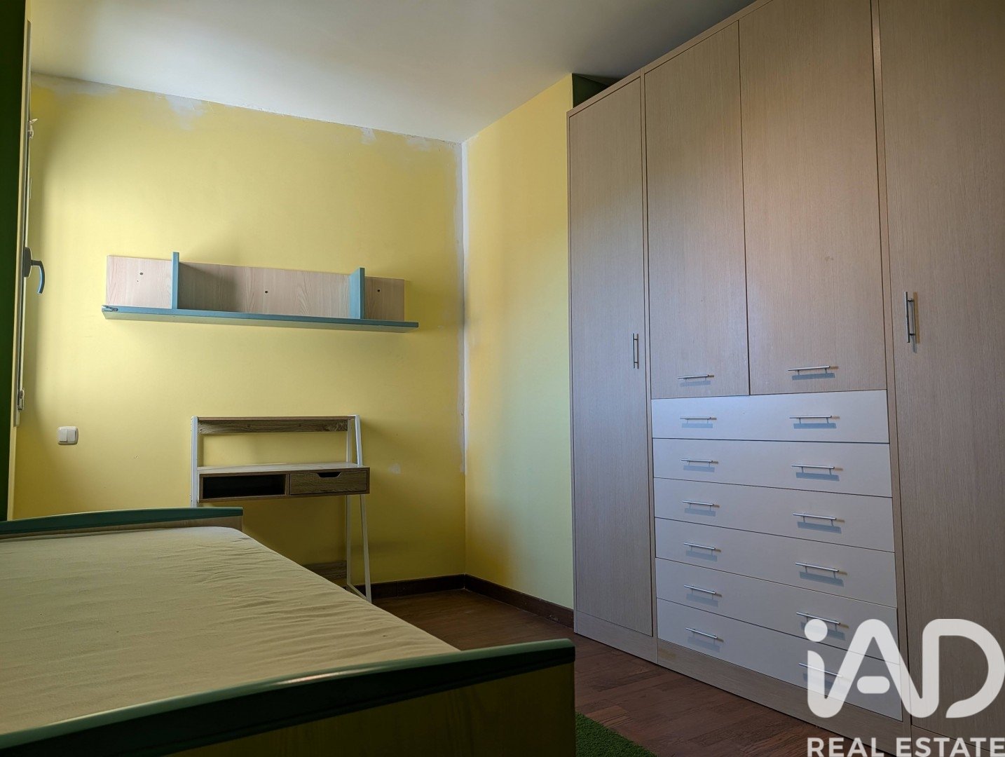 Tvåvåningslägenhet i Gava, Barcelona, Spanien 3 sovrum, 99 kvm. Nr. 172680