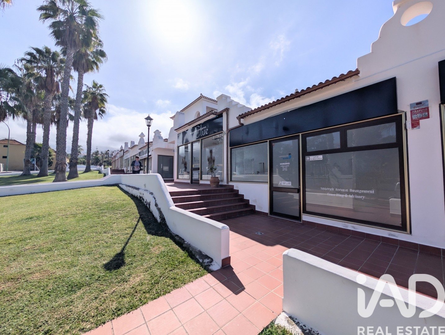 Commercial property à Puerto de la Cruz, Tenerife, Espagne 63 m2 No. 173070