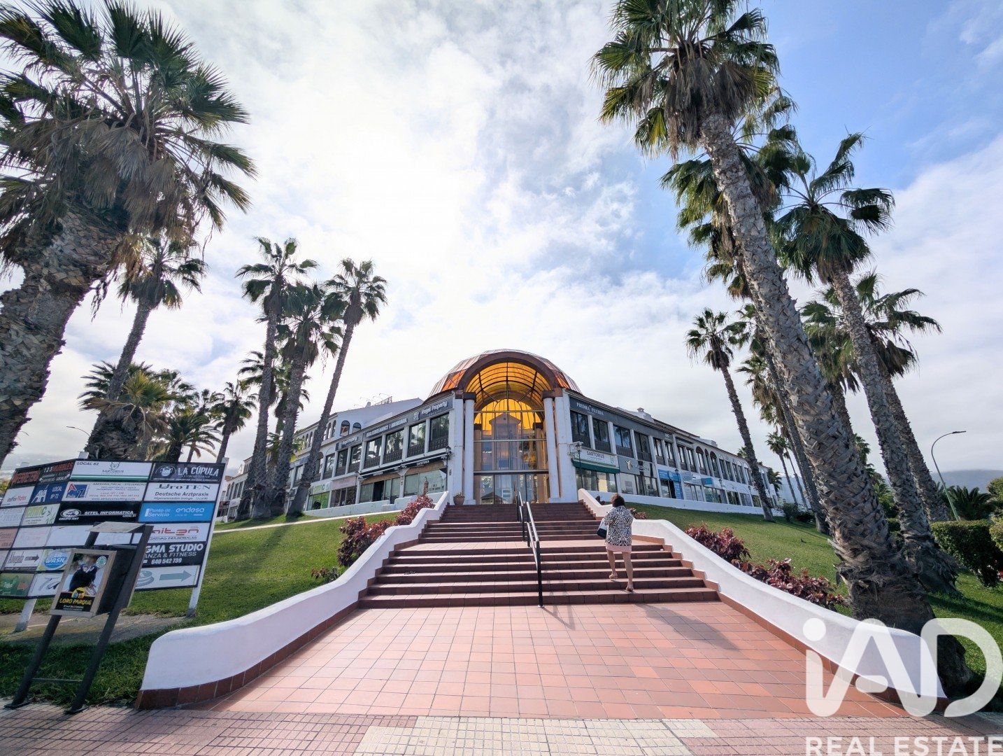 Commercial property à Puerto de la Cruz, Tenerife, Espagne 63 m2 No. 173070