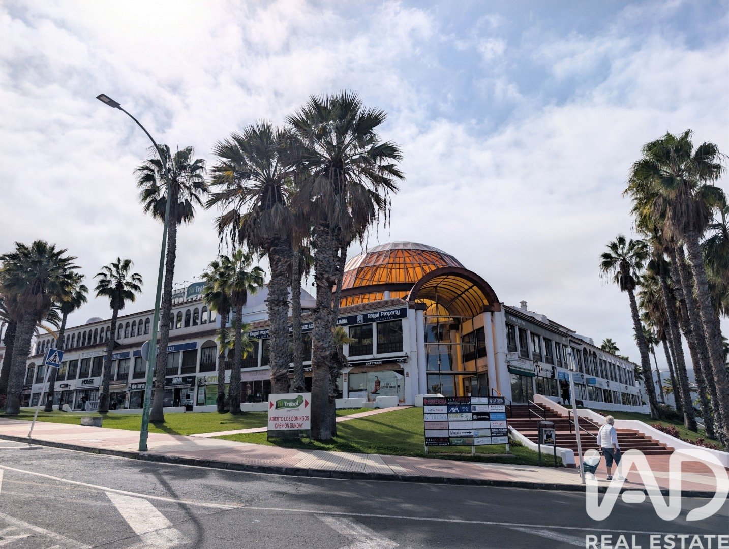 Commercial property à Puerto de la Cruz, Tenerife, Espagne 63 m2 No. 173070