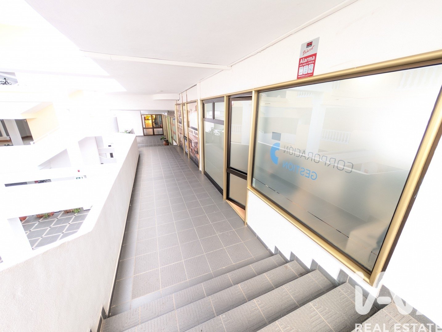 Commercial property à Puerto de la Cruz, Tenerife, Espagne 63 m2 No. 173070