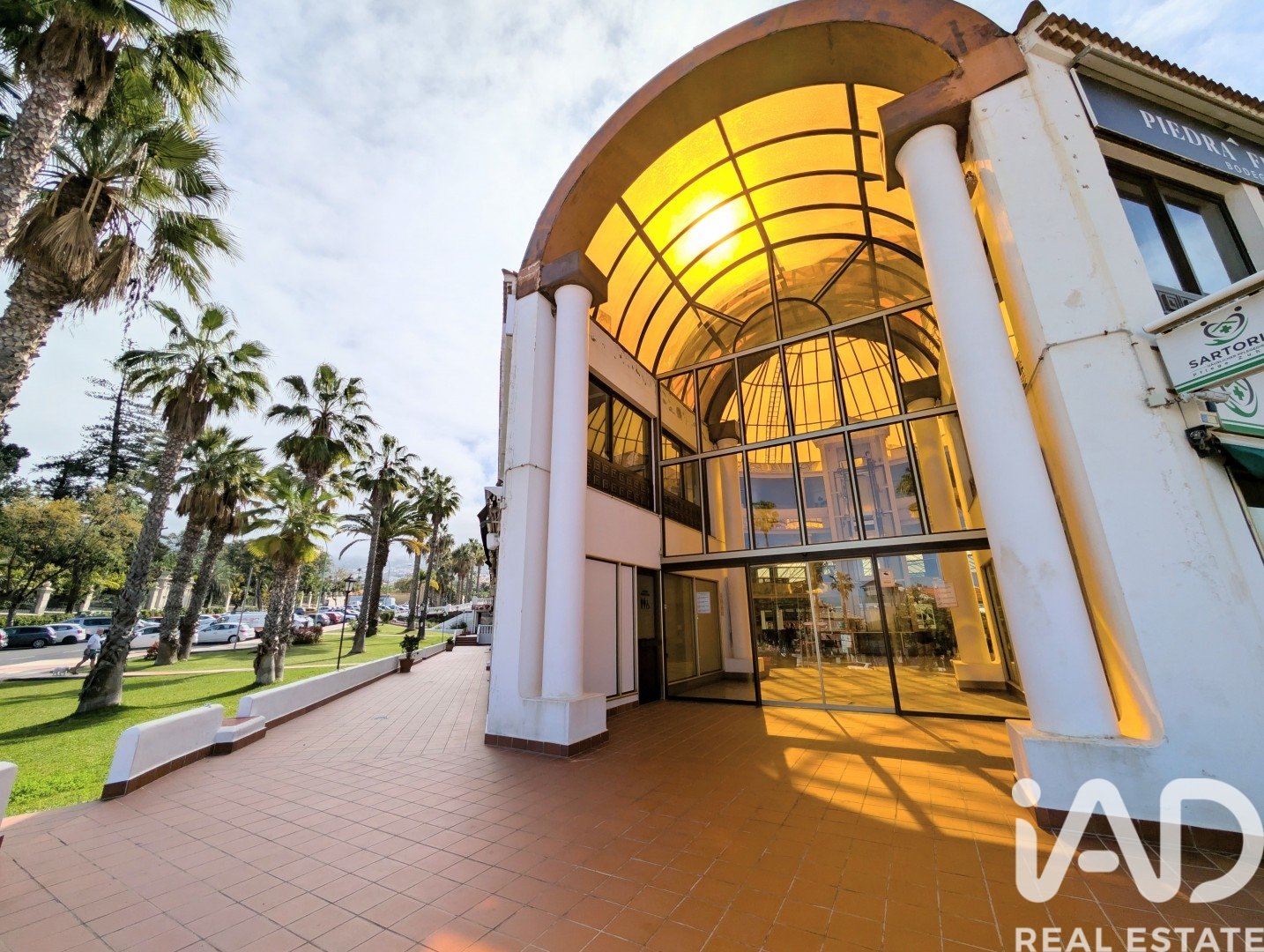 Commercial property à Puerto de la Cruz, Tenerife, Espagne 63 m2 No. 173070