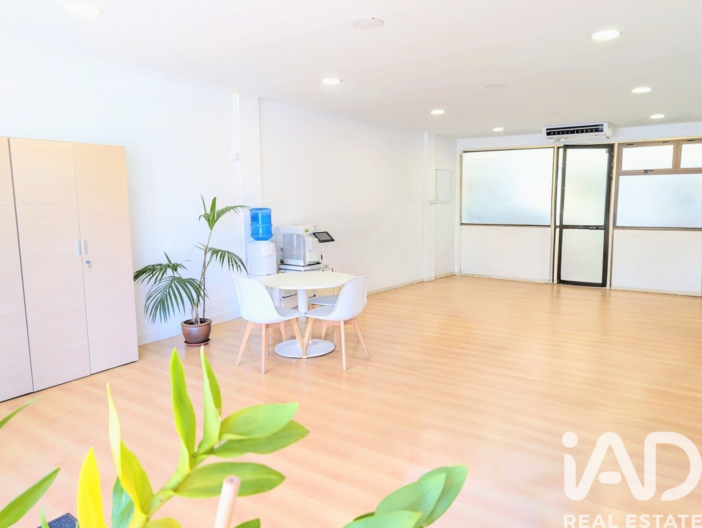 Commercial property à Puerto de la Cruz, Tenerife, Espagne 63 m2 No. 173070