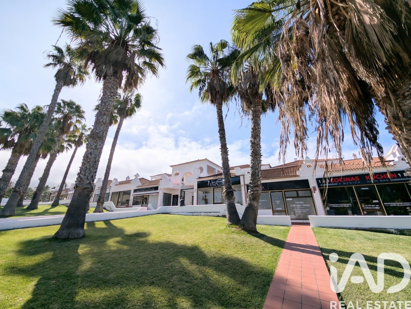 Commercial property à Puerto de la Cruz, Tenerife, Espagne 63 m2 No. 173070