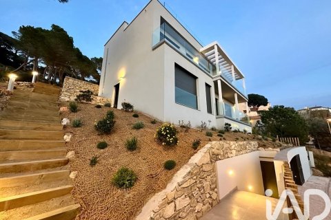 Casa a Lloret de Mar, Girona, Spagna 4 camere da letto, 333 mq. N° 173073