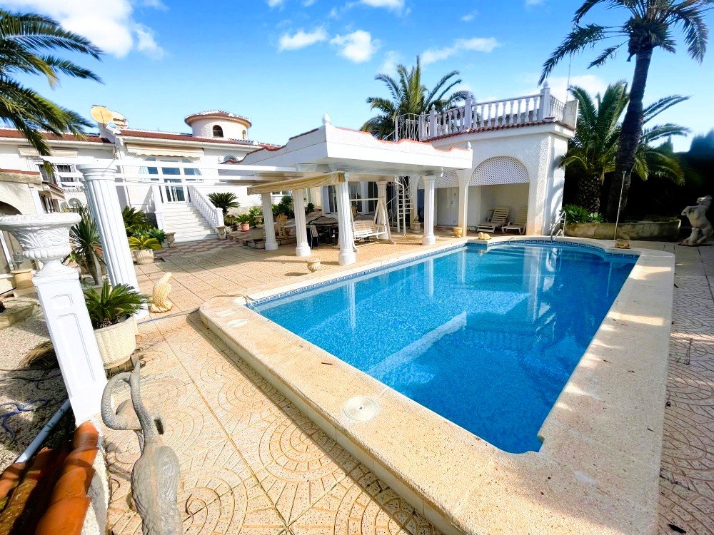 Villa in Ciudad Quesada, Alicante, Spain 3 bedrooms, 212 sq.m. No. 189515