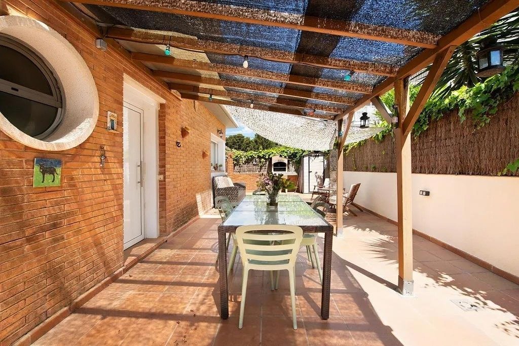 Villetta a schiera a Castelldefels, Barcelona, Spagna 4 camere da letto,  N° 140854