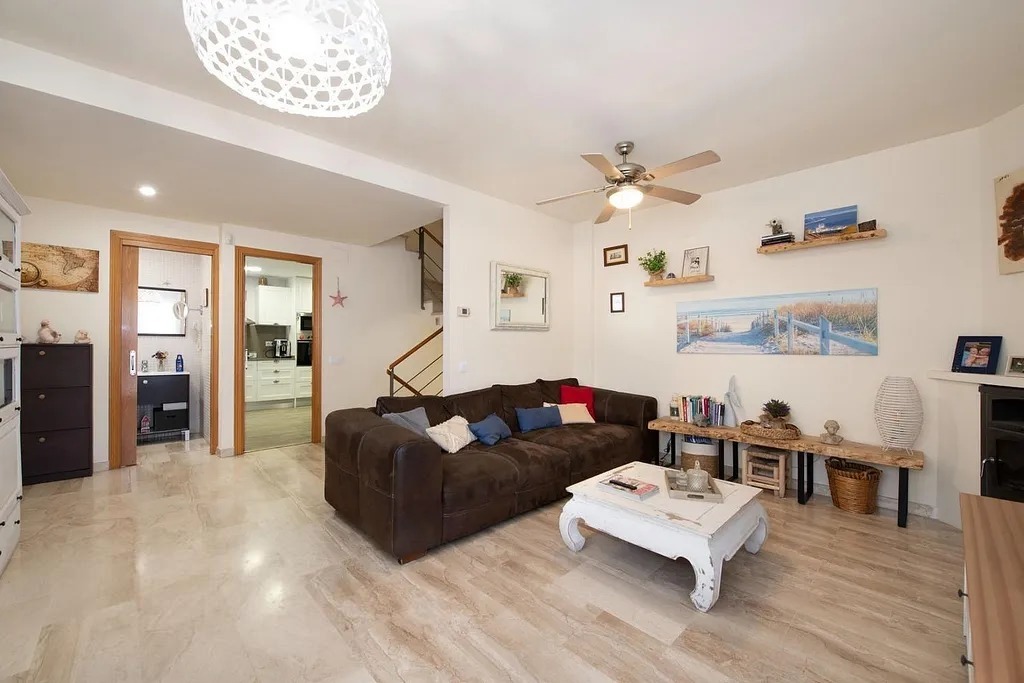 Villetta a schiera a Castelldefels, Barcelona, Spagna 4 camere da letto,  N° 140854
