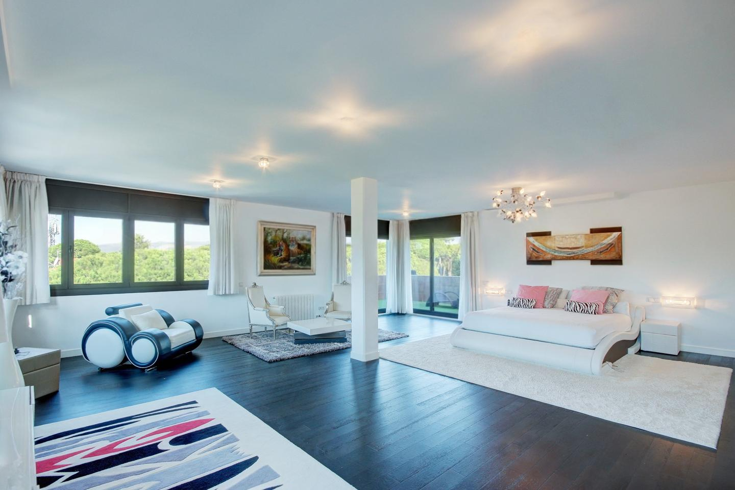 House in Gava, Barcelona, Spain 8 bedrooms, 945 sq.m. No. 140849