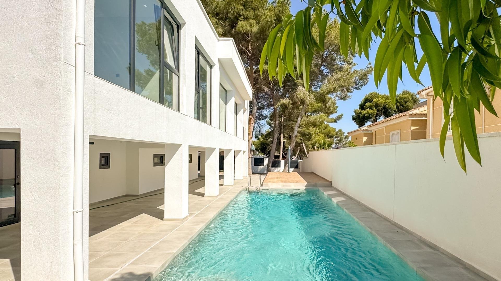 Villa i Los Balcones, Alicante, Spanien 4 sovrum, 337 kvm. Nr. 140635