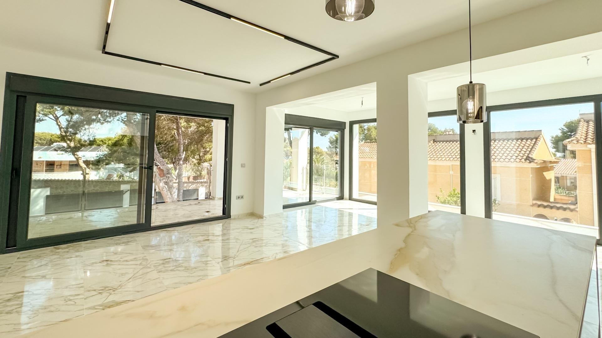 Villa i Los Balcones, Alicante, Spanien 4 sovrum, 337 kvm. Nr. 140635