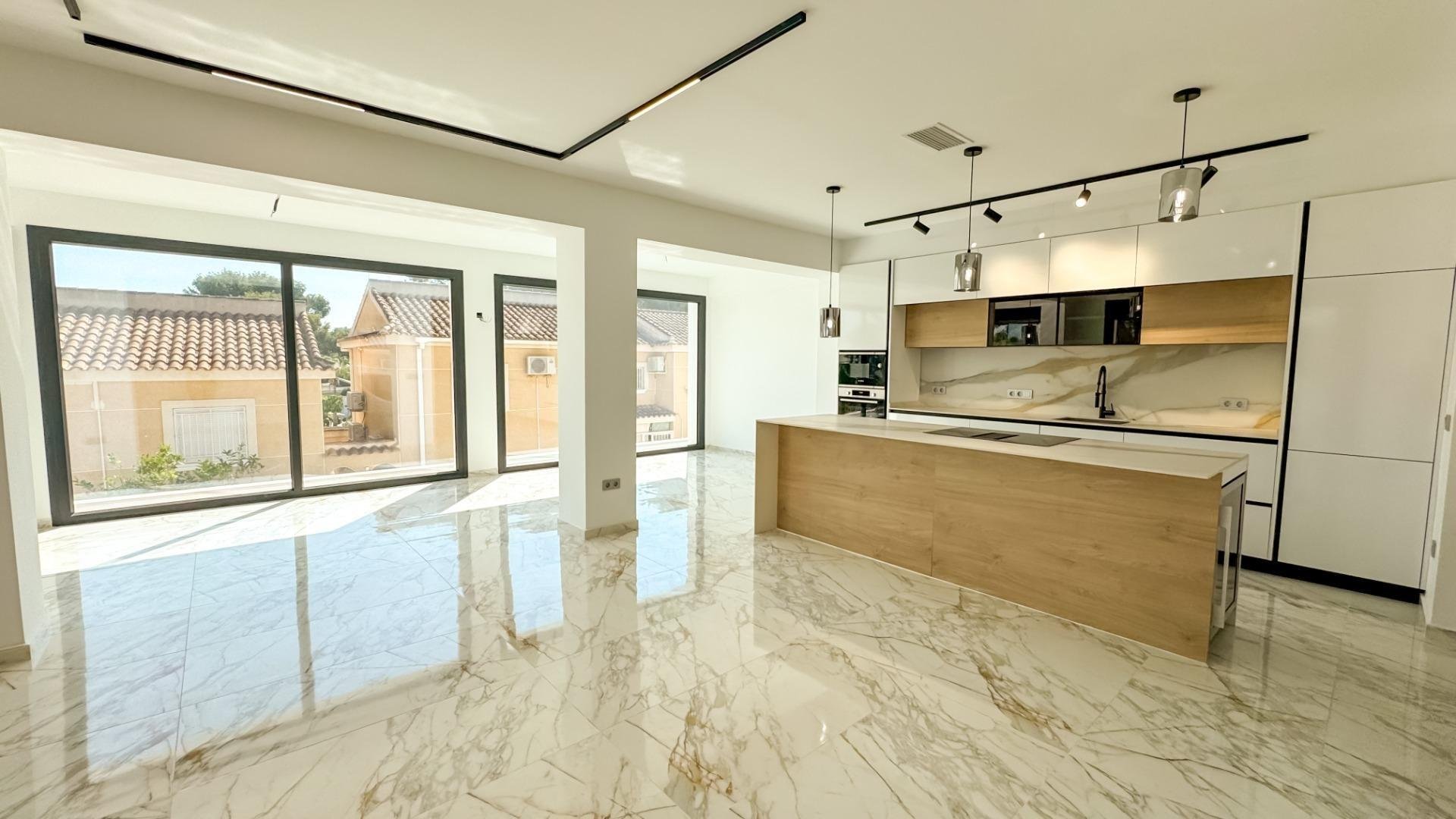 Villa i Los Balcones, Alicante, Spanien 4 sovrum, 337 kvm. Nr. 140635