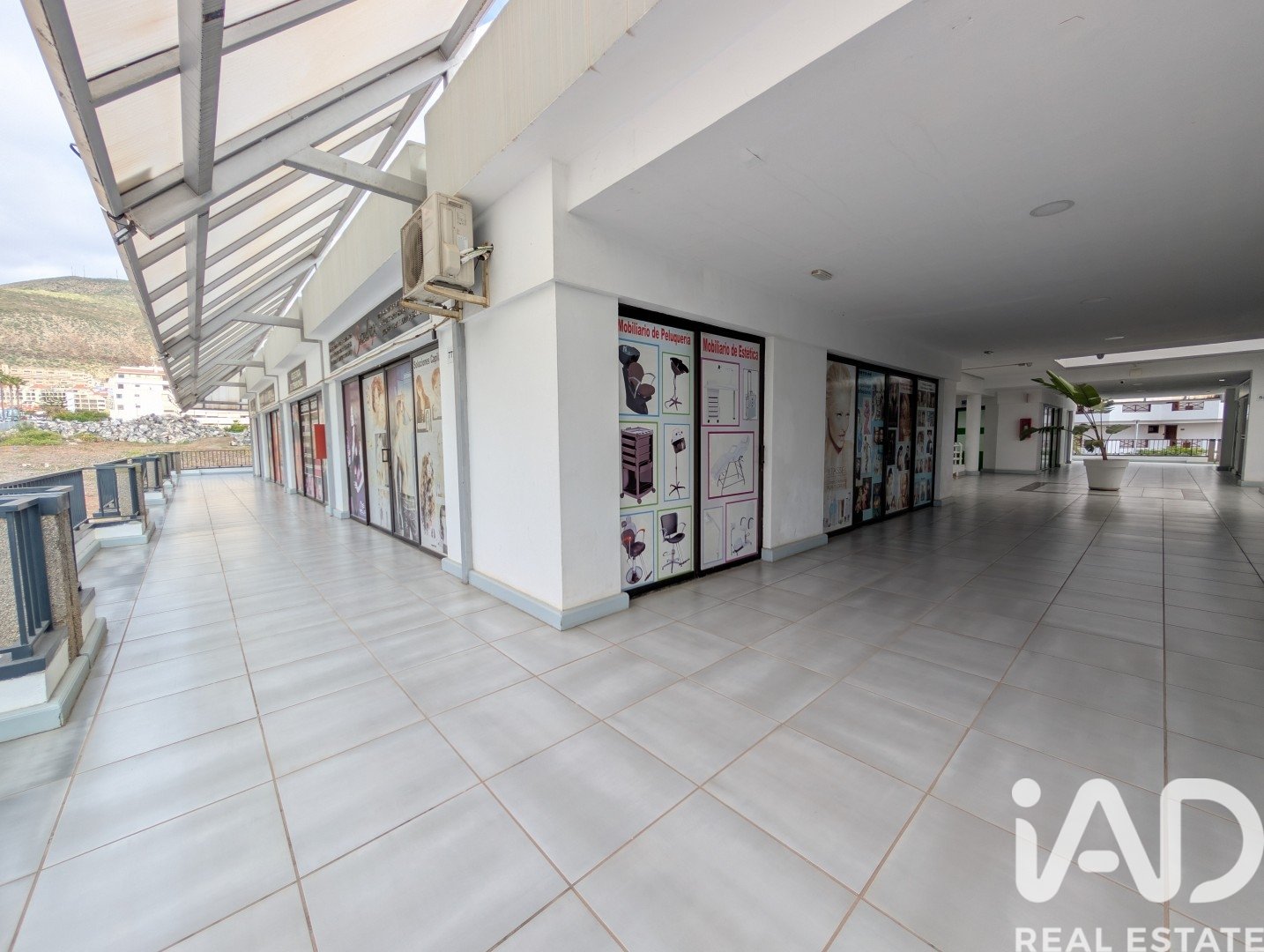 Propiedad comercial en Arona, Tenerife, España 302 m2 No. 172451