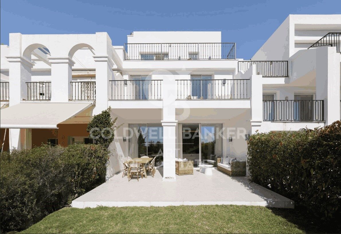 Radhus i Benahavis, Malaga, Spanien 4 sovrum, 263 kvm. Nr. 158301