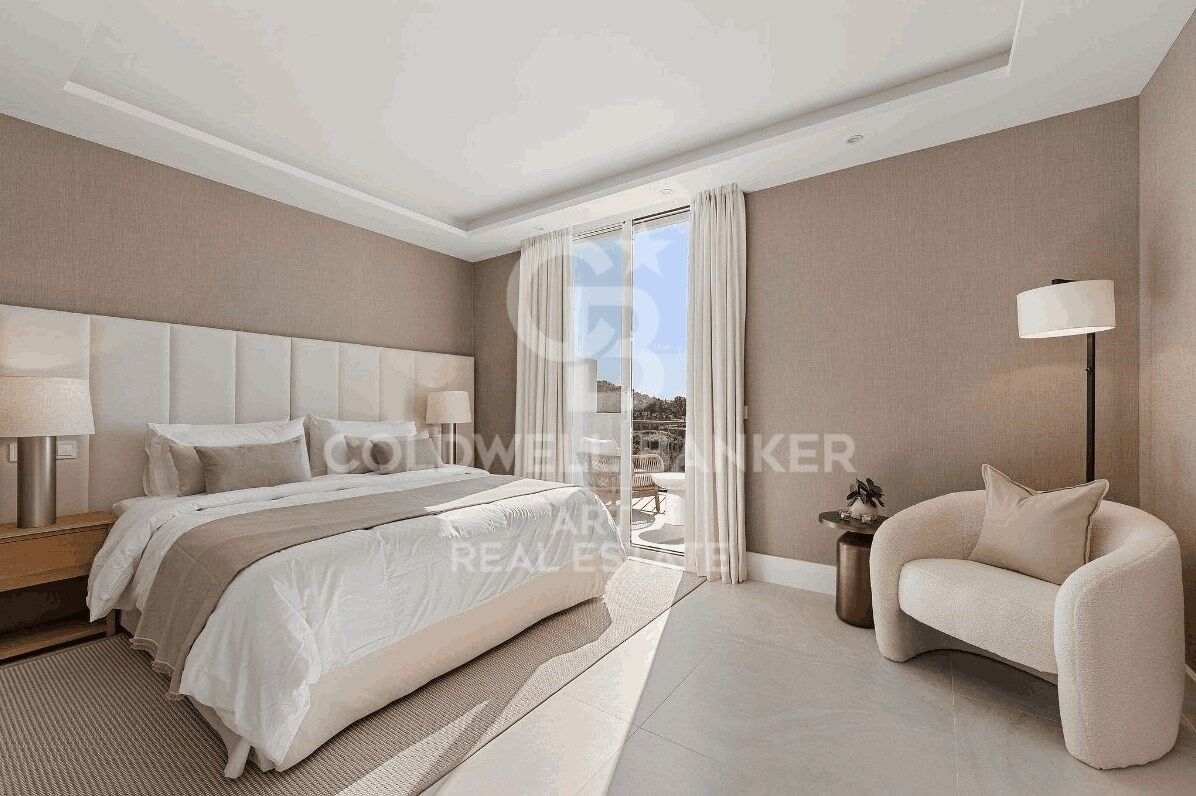 Radhus i Benahavis, Malaga, Spanien 4 sovrum, 263 kvm. Nr. 158301