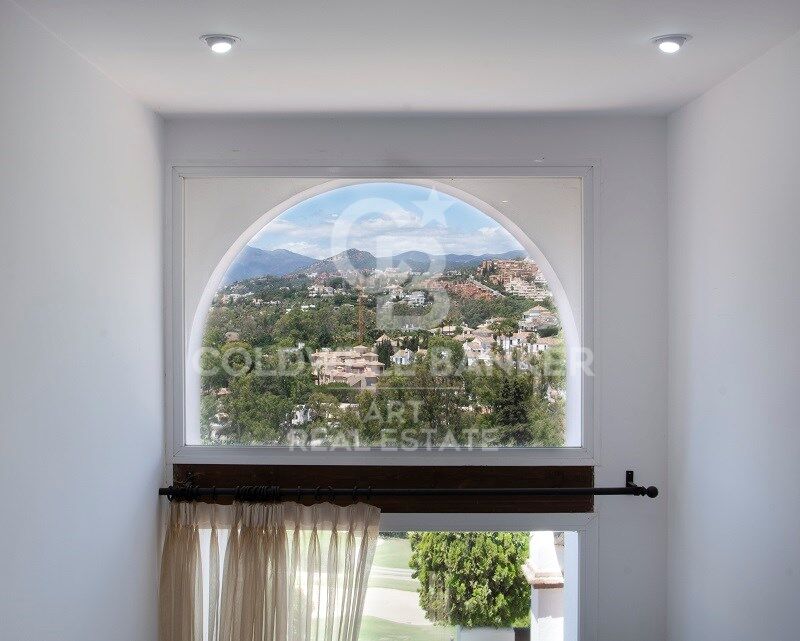 Villa i Marbella, Malaga, Spanien 5 sovrum, 400 kvm. Nr. 158594
