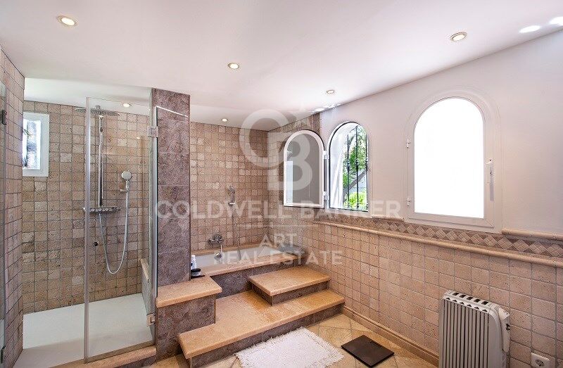 Villa i Marbella, Malaga, Spanien 5 sovrum, 400 kvm. Nr. 158594