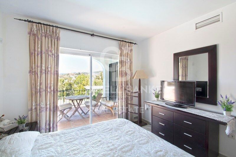 Villa i Marbella, Malaga, Spanien 5 sovrum, 400 kvm. Nr. 158594
