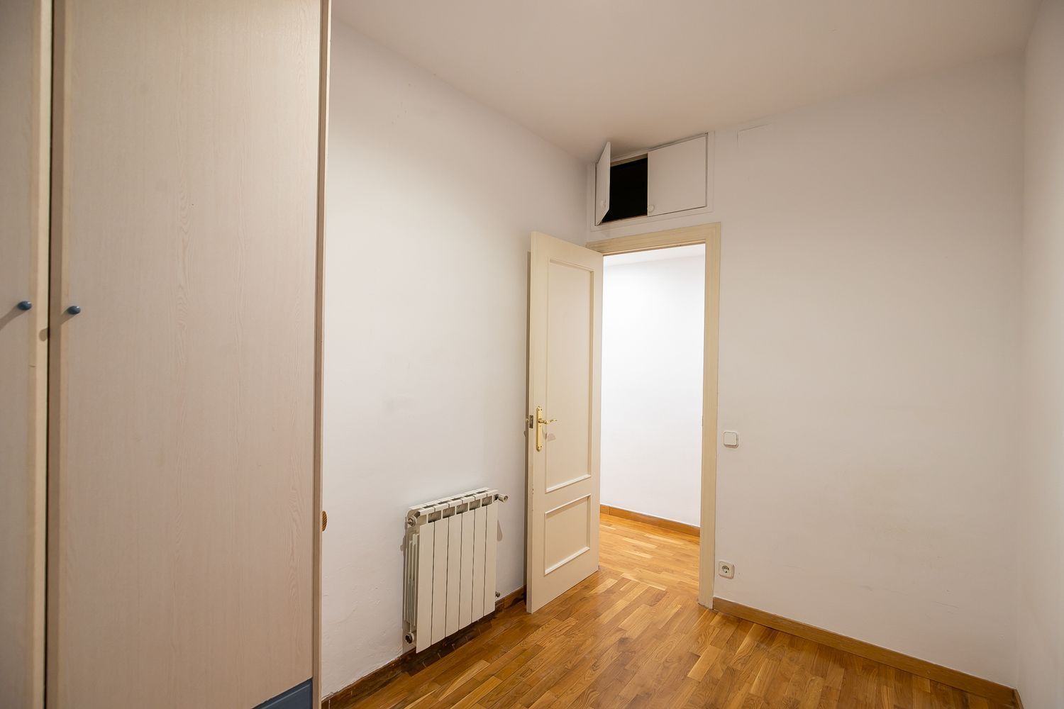 Apartament w Barcelona, Hiszpania 3 sypialnie, 79 mkw. nr 160786
