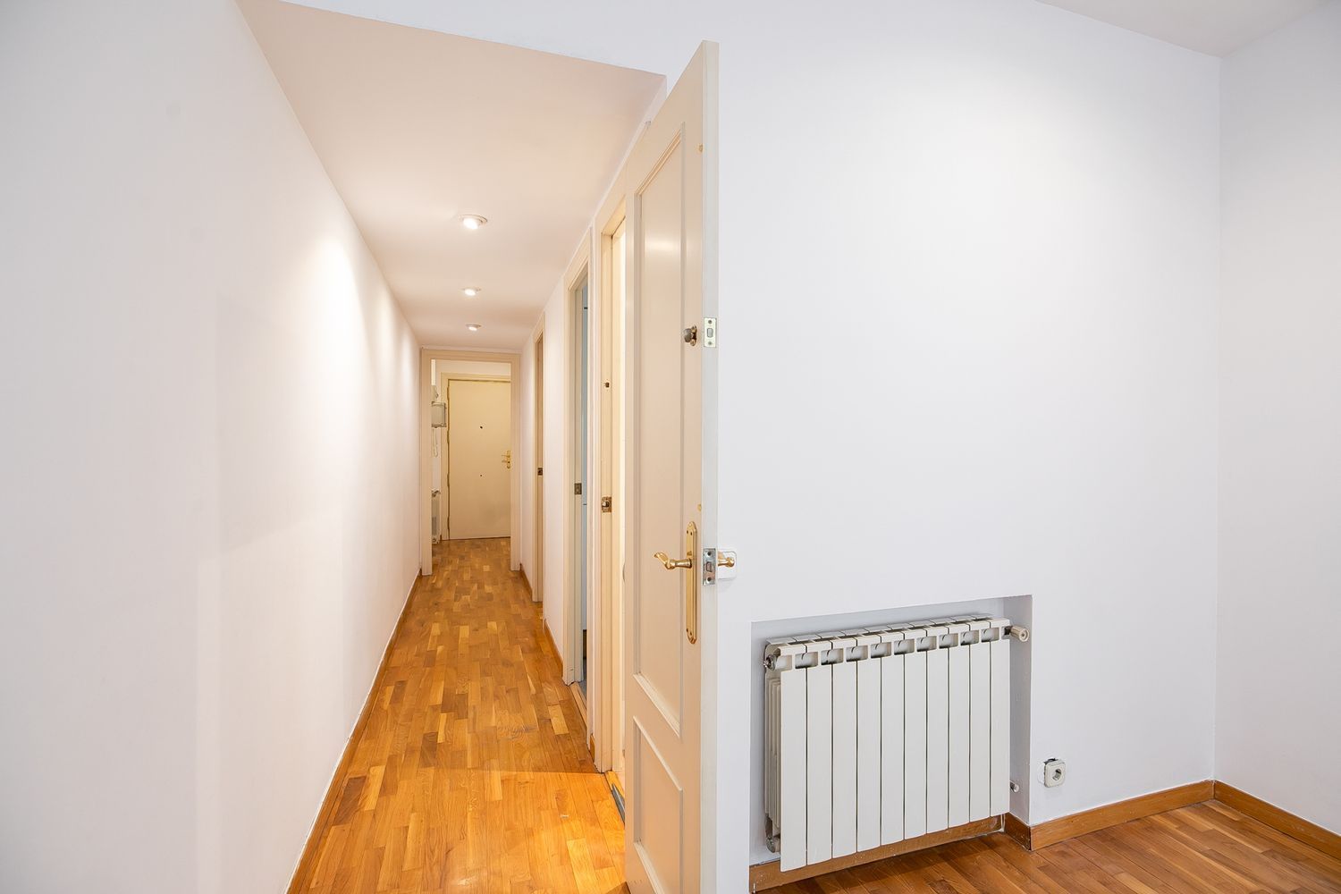 Apartament w Barcelona, Hiszpania 3 sypialnie, 79 mkw. nr 160786