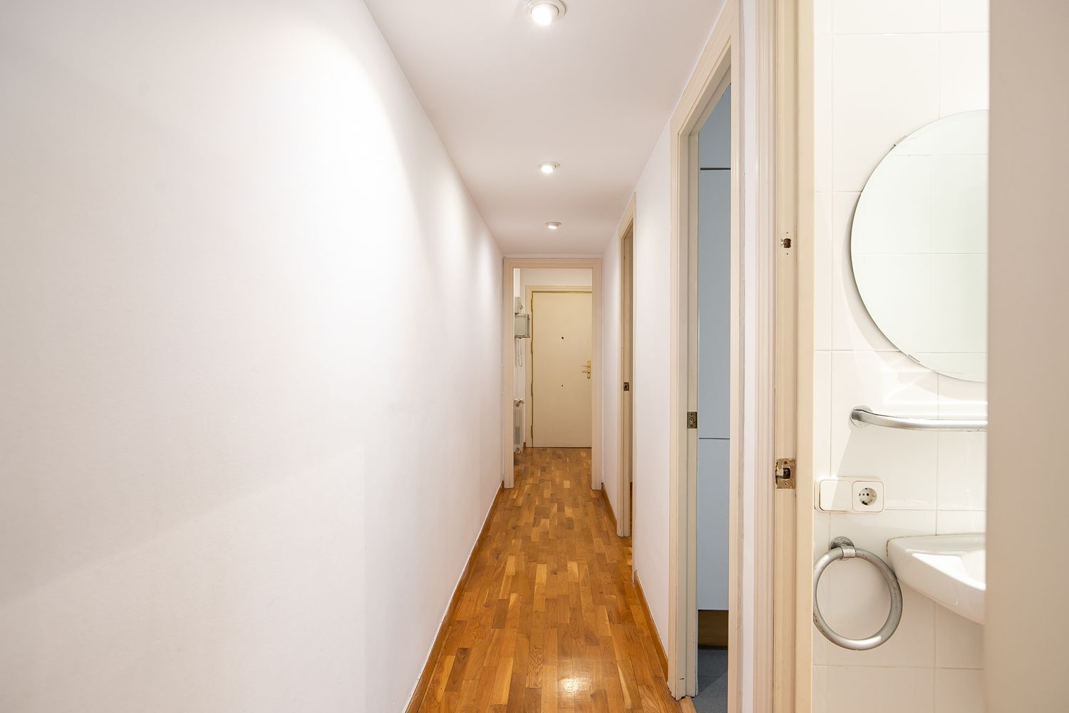 Apartament w Barcelona, Hiszpania 3 sypialnie, 79 mkw. nr 160786