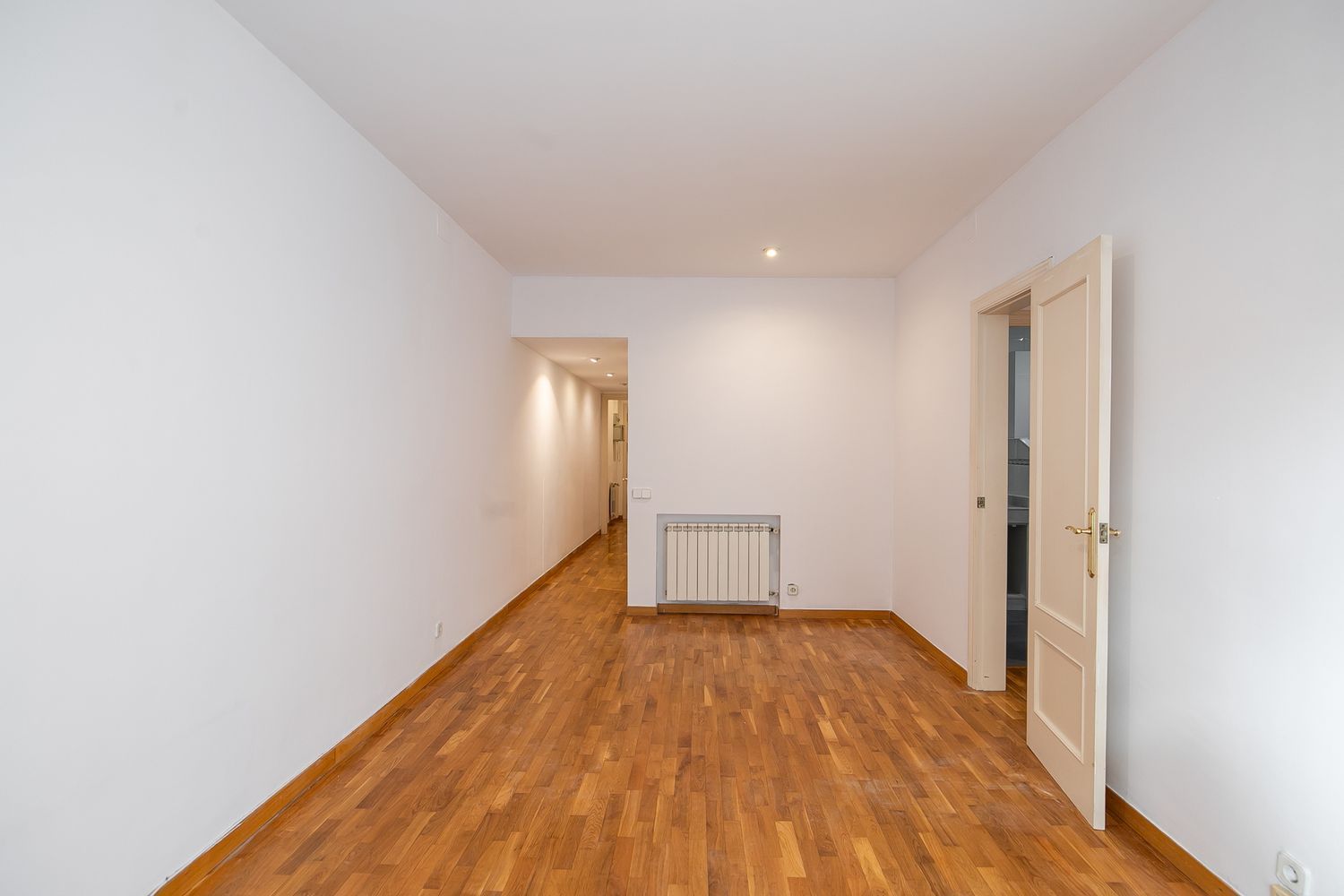 Apartament w Barcelona, Hiszpania 3 sypialnie, 79 mkw. nr 160786