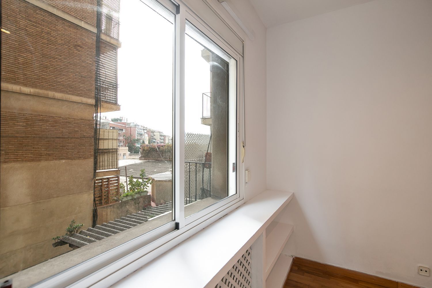 Apartament w Barcelona, Hiszpania 3 sypialnie, 79 mkw. nr 160786