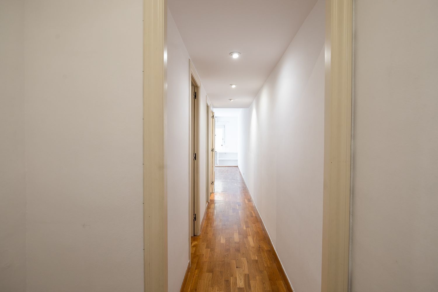 Apartament w Barcelona, Hiszpania 3 sypialnie, 79 mkw. nr 160786